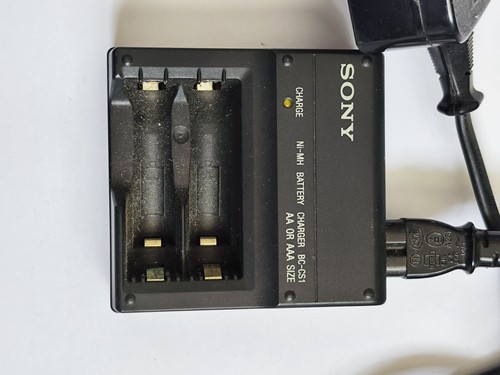 GENUINE SONY BATTERY CHARGER - AA & AAA MODEL: BC-CS1 With Power Cord - Picture 2 of 6