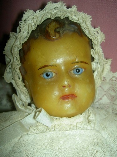 Gorgeous antique 1870s, poured wax shoulderhead infant doll, exquisite clothing - Picture 6 of 11