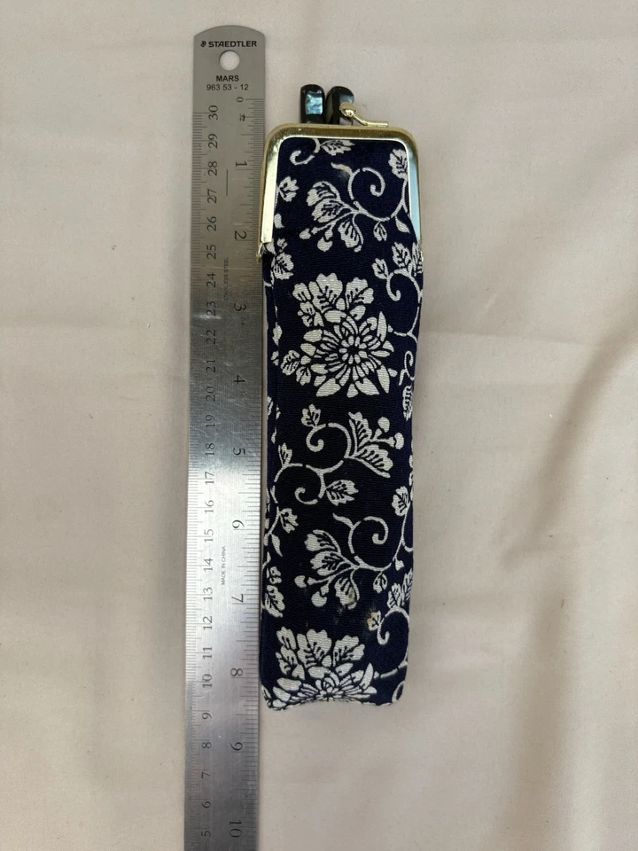 Kit de peinado japonés con peine, cepillo, espejo, palitos y estuche azul Foto 4 de 4