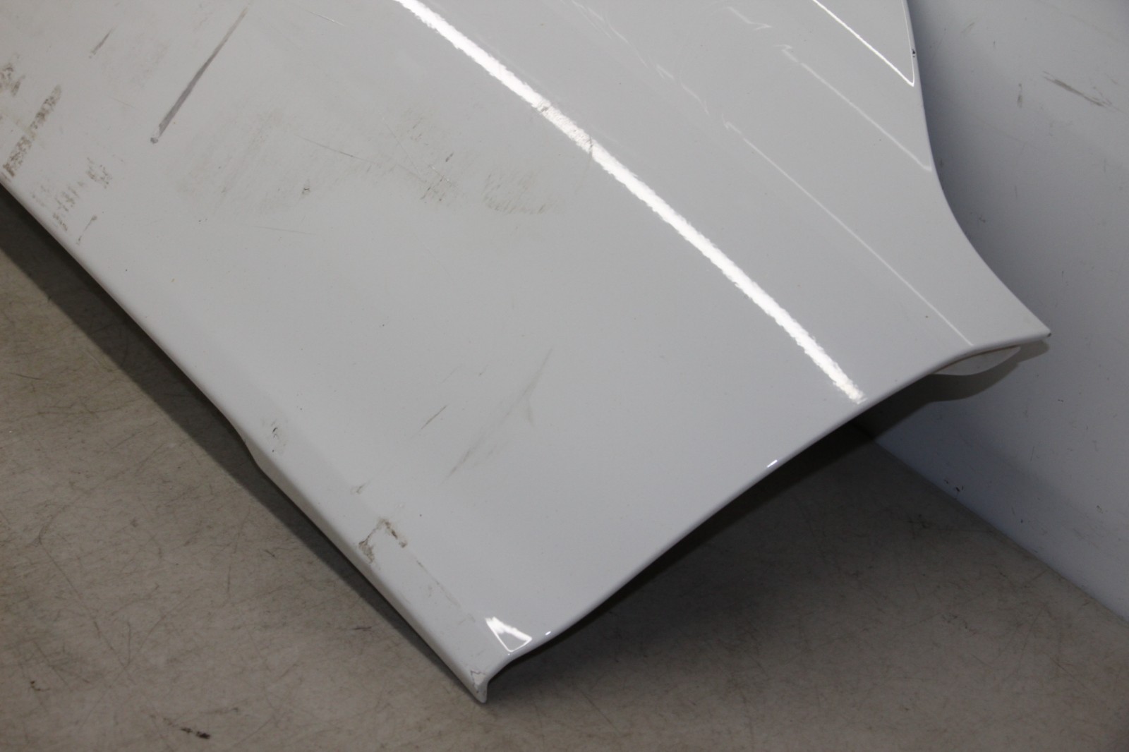 Aston Martin DBX REAR Trunk lid P/N MY83C41602AC