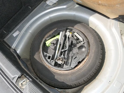 1x Touran Golf 5 6 für 185/65 R15 Ersatzrad Reserverad mit Werkzeug - Bild 1 von 2