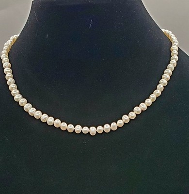 Vintage Jacmel (JCM) Cultured Pearl Necklace 14K Gold Clasp Hand