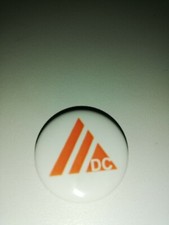 VINTAGE DC BUTTON PIN BADGE 