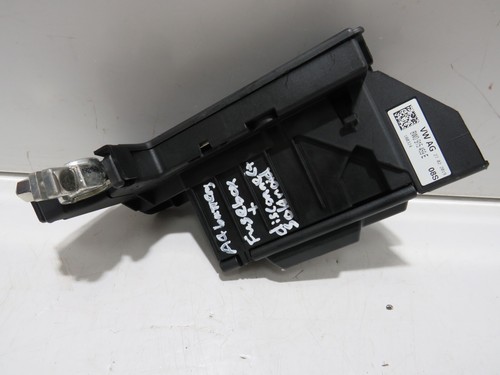 AUDI A4 S-LINE 2018-19 BATTERY FUSEBOX & DISCONNECT SOLENOID (2.0l Petrol) R3388