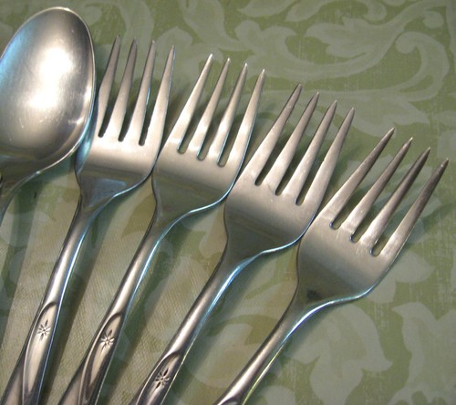 Lot of 9 Americana Star Stainless Soup Spoons Salad Forks Knife - Picture 3 of 4