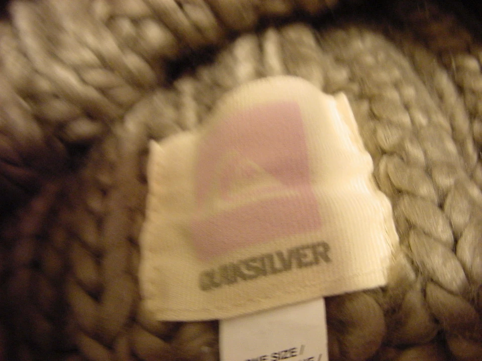 LINDO SOMBRERO CALCETÍN GORRO QUICKSILVER - TALLA ÚNICA PARA MUJER  Foto 2 de 4