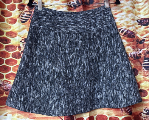 Banana Republic XS stretchy 18'' length skirt grey elastic waist - Picture 2 of 7