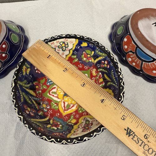 Vintage Pottery Bowls Trinket & Turkish Set Of Three Raised Relief Hand Painted - Picture 13 of 16