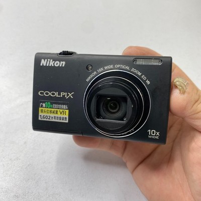Nikon COOLPIX S6200 16.0MP Digital Camera 10 x Zoom Black 85% new