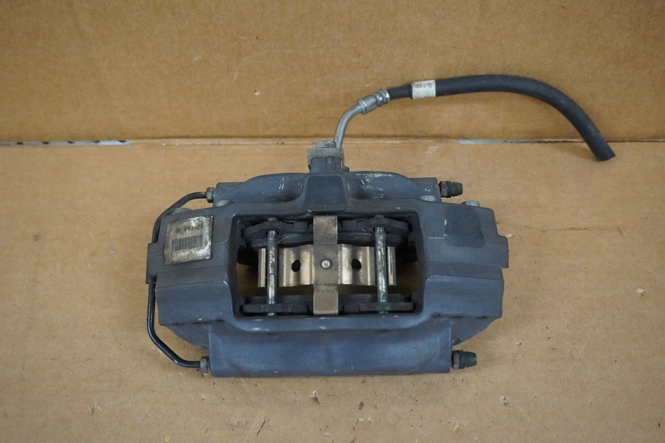 Pinza de freno Brembo trasera derecha Dodge Challenger SRT 19 20 21 22 23 OEM Foto 3 de 4