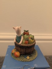 Classic  Pooh Piglet In A Barrel Of Apples Figurine Disney If Yo