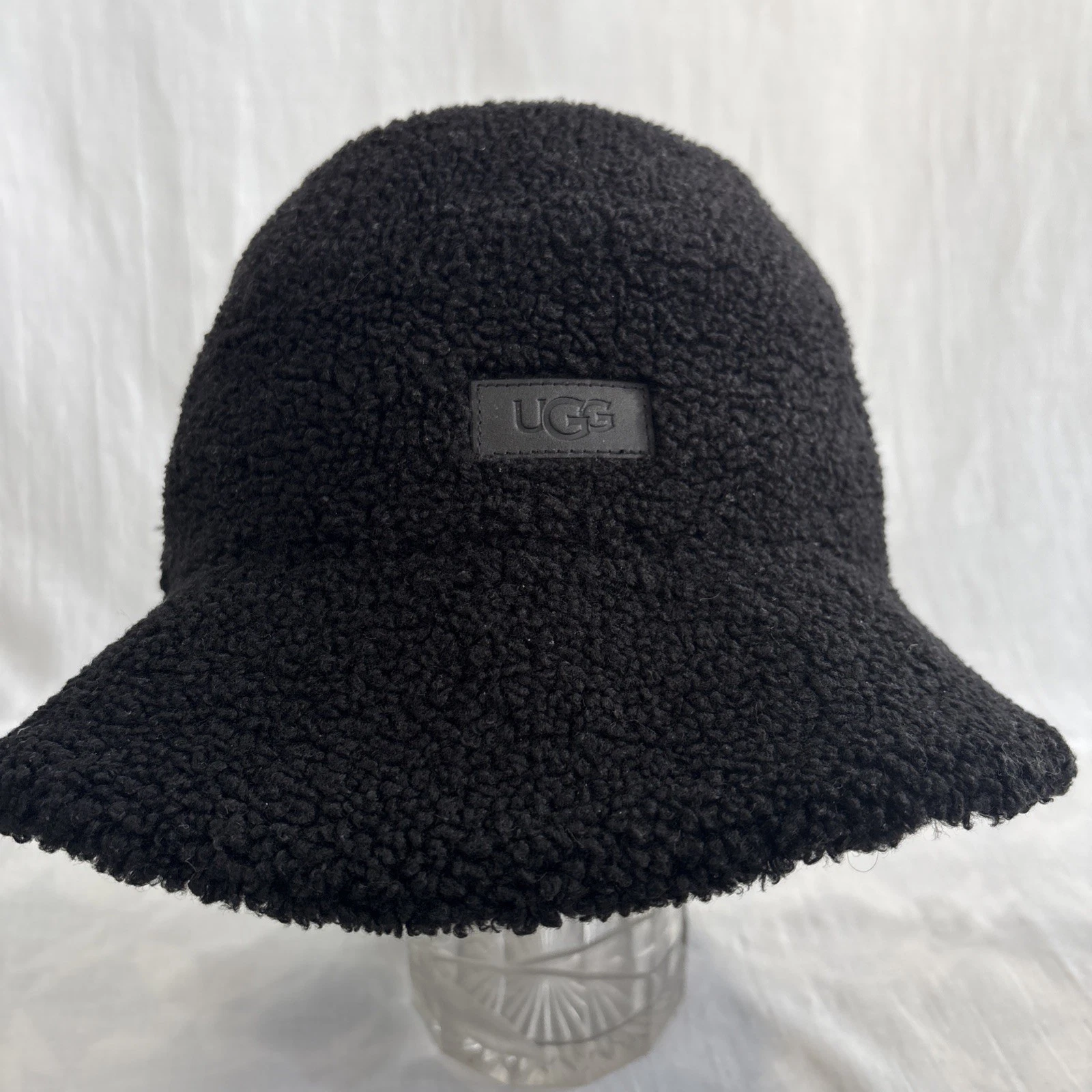 UGG BLACK FAUX SHEARLING LINED BUCKET HAT SZ L/XL POLY LINING NWT