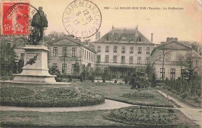 LA ROCHE-SUR-YON 85 Vendee La Préfecture Monument