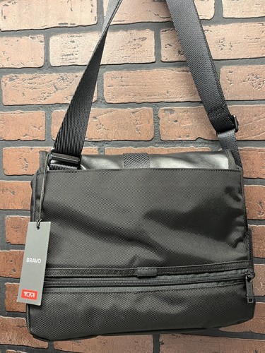 Tumi TRAVIS Black Crossbody Messenger Tablet Bag Alpha Bravo New w Tags - Picture 5 of 8