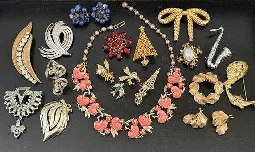 Vintage Costume Jewelry Lot Some Signed Trifari Coro