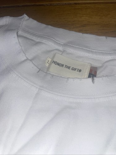 Honor The Gift Tee Sz Large White Train Graphic SS $52 Retail - Picture 5 of 5