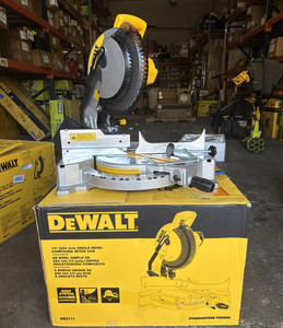 DeWalt (DWS713) 15 Amp Corded 10 in. Compound Single Bevel Miter Saw-P2-21