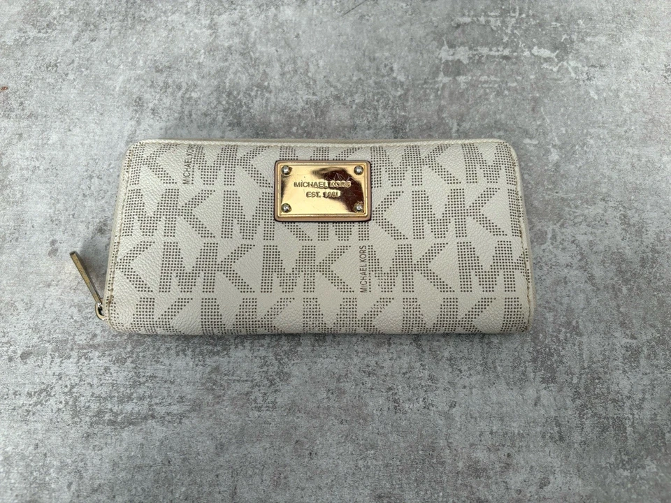 Michael Kors Women's Jet Set Monogram Cream tanSize L Zip-Around Envelope Wallet - Image 2 of 4