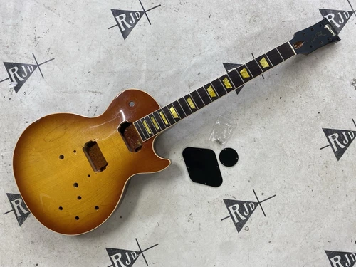 2004 Gibson Les Paul Classic 1960 Electric Guitar Husk Plain Top Sunburst