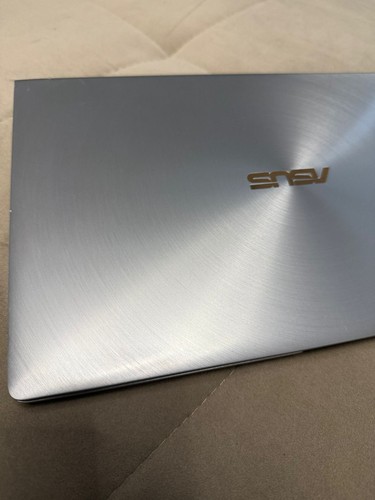 ASUS ZenBook UM433DA-A5031T 14" FHD NanoEdge AMD Ryzen 7 3700U/ 16GB RAM 1TB SSD - Bild 7 von 13