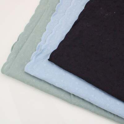 Kylie 100 % Baumwolle Lochstickerei Anglaise Schneiderei Stoff mit gewelltem Rand
