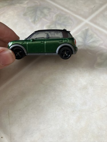 Matchbox 2011 Mini Cooper Countryman Green 1:64 Deicast Car Loose - Picture 4 of 7