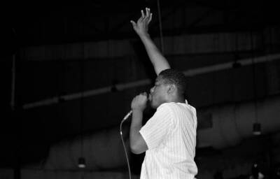 Rapper Biz Markie performs at the U.I.C. Pavilion 1988 Old Photo 19