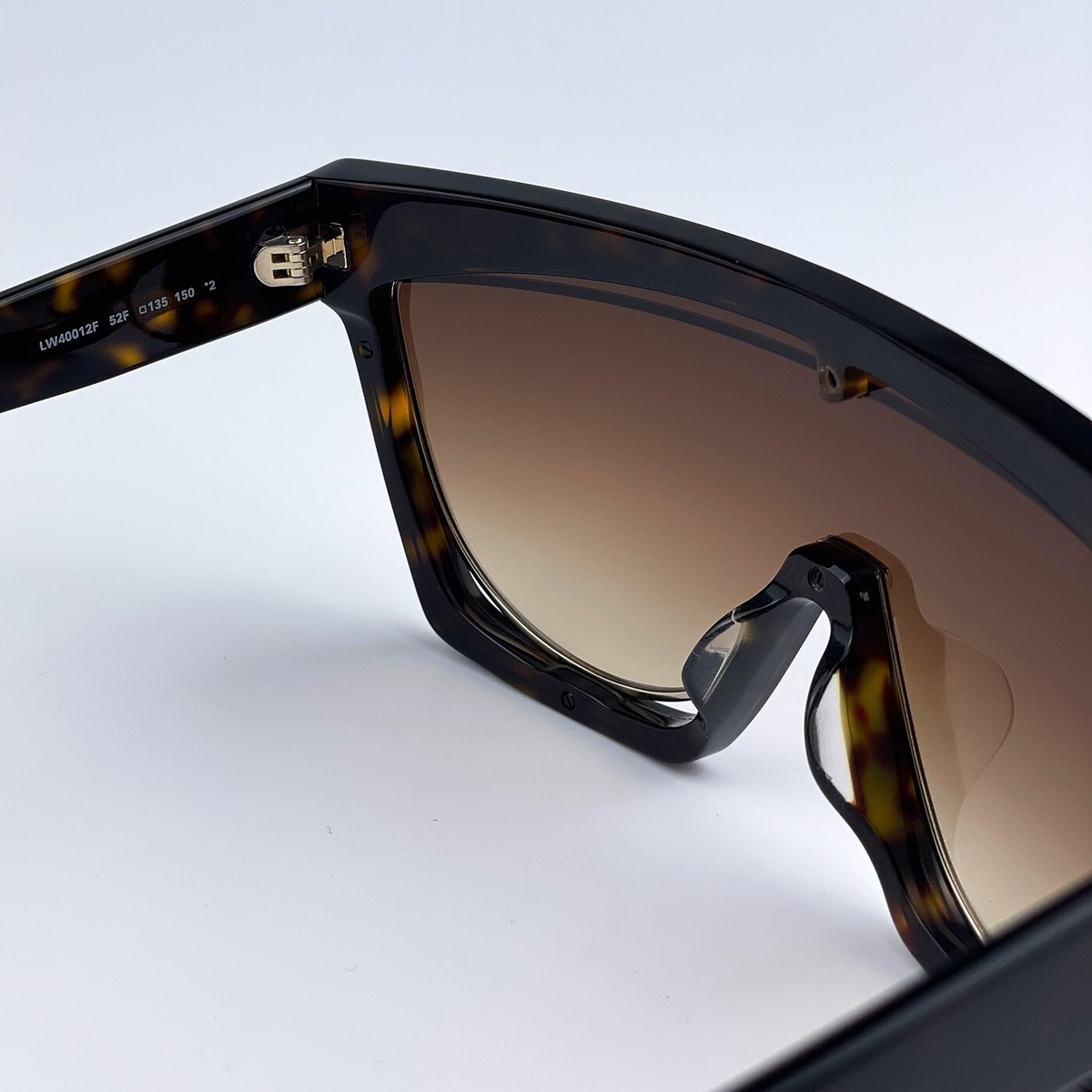 Loewe Women Sunglasses Havana Gradient Brown Shield LW40012F  display picture 1