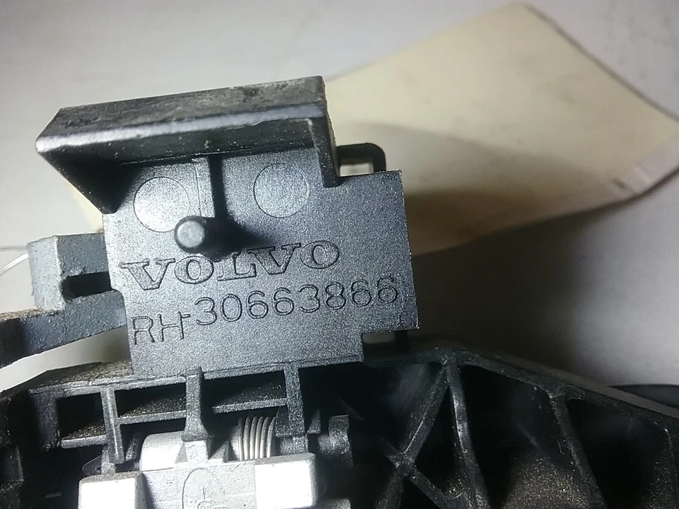 Manija de puerta exterior trasera derecha Volvo S40 2004-2007 (color negro) 30663866 (M94) Foto 3 de 4