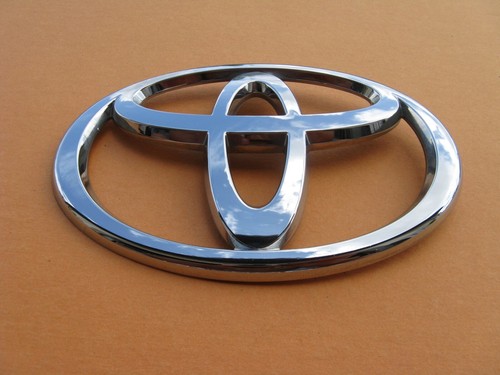 04 05 06 TOYOTA SOLARA SLE V6 REAR LID CHROME EMBLEM LOGO BADGE SYMBOL A45270 - Picture 2 of 5