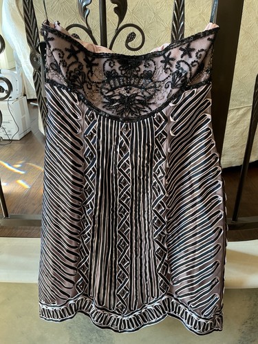 NUEVO CON ETIQUETAS $438 Vestido de cóctel Sue Wong sin tirantes con dobladillo festoneado negro/rosa 14 - Imagen 5 de 6
