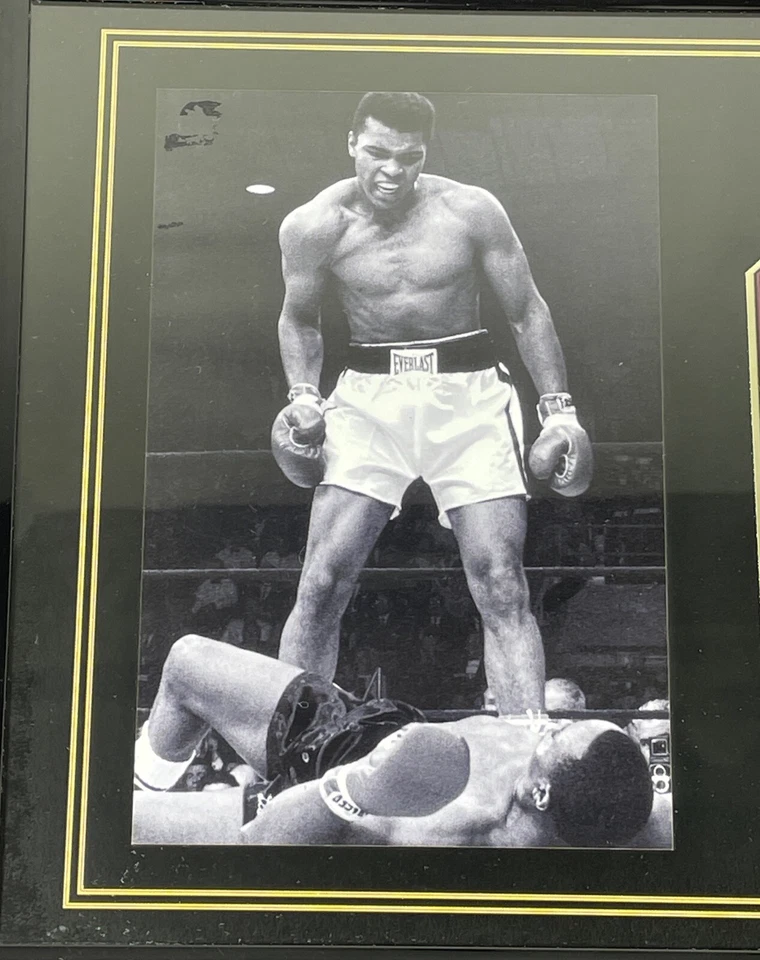 Placa Muhammad Ali Knocks Out Sonny Liston 8" x 10" Foto 2 de 4