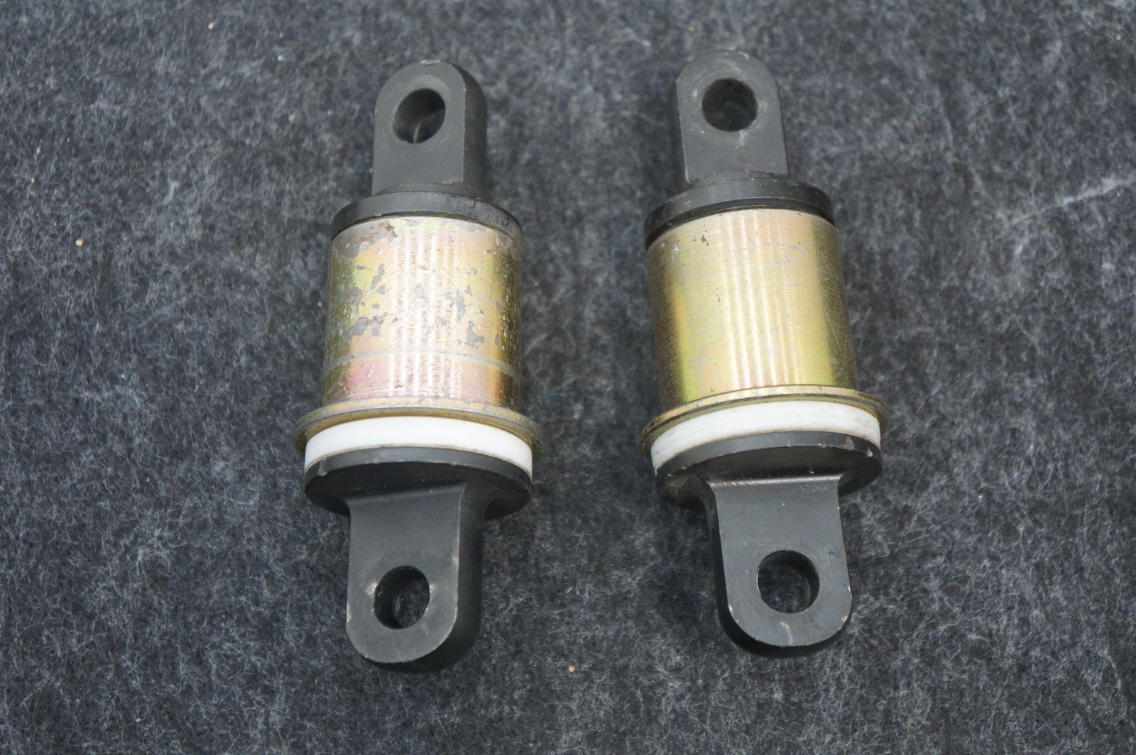 Set 2 Suspension Control Arm Bushing Flanbloc OEM 181346 Ferrari 360 1999-2005