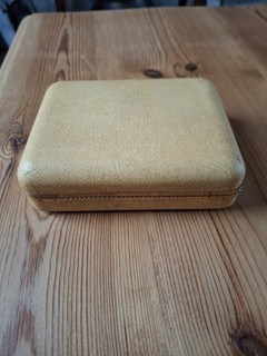 Vintage Kigu "Minuette" Musical Powder Compact – 1950s Gold Tone