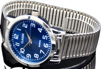 Clasixx Herren Edelstahl Armband Uhr Zugband Blau Silber Farben Zugarmband