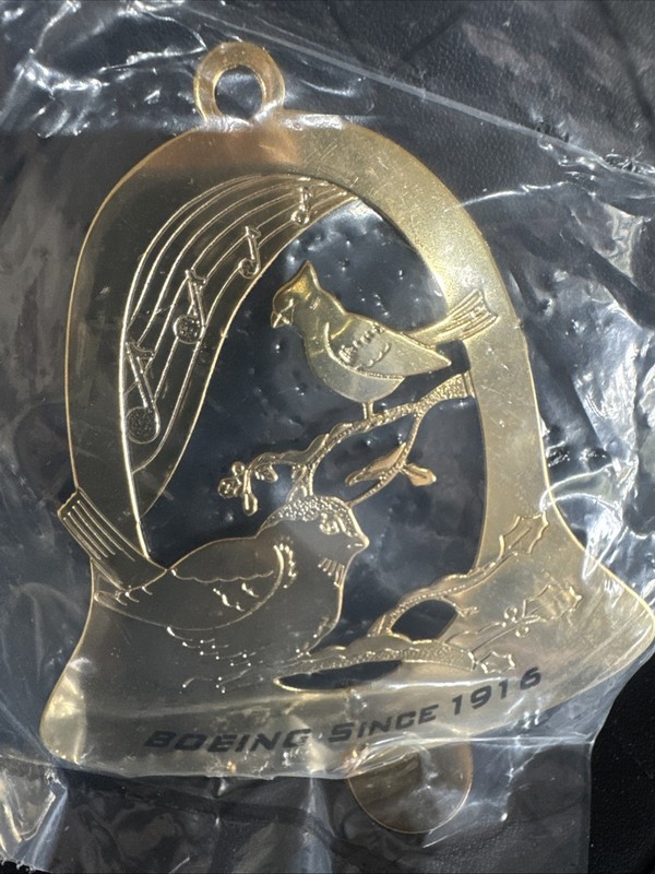 RARE 1995 BOEING COLLECTIBLE ORNAMENT BIRDS BELL GOLD TONE SEALED SET OF SIX 6