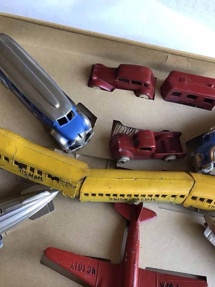 Tootsie Toy Highways y Skyways con 12 vehículos metálicos dirigibles vagones trenes camiones Foto 4 de 4