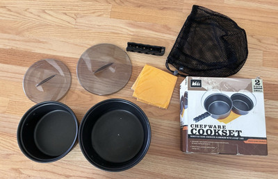 REI Chefware Cookset (1.5 qt & 1 qt pot w/ Lexan lids and pot lifter) Aluminum