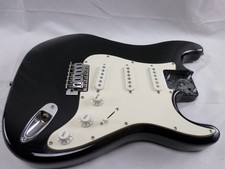 Gitarrenkörper Strat voll beladen volle Dicke 46 mm Holz schwarz E-Gitarre
