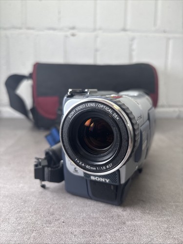 Sony Handycam DCR-TRV325E Handheld Digital8/8mm/Hi8 Tape Camcorder - Working Set - Picture 8 of 14
