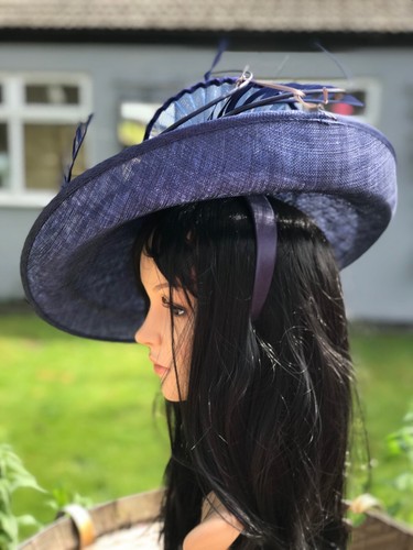 SUZANNE BETTLEY HATINATORHUT ELFENBEIN SCHEIBE HOCHZEIT ASCOT FORMELLER ANLASS FEDERN - Bild 6 von 12