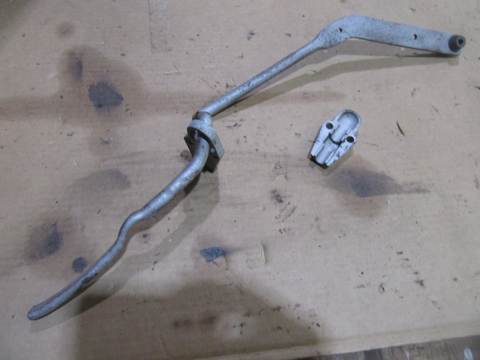1966 Cadillac Deville Fleetwood firewall gas pedal throttle linkage rod part - Image 2 of 3