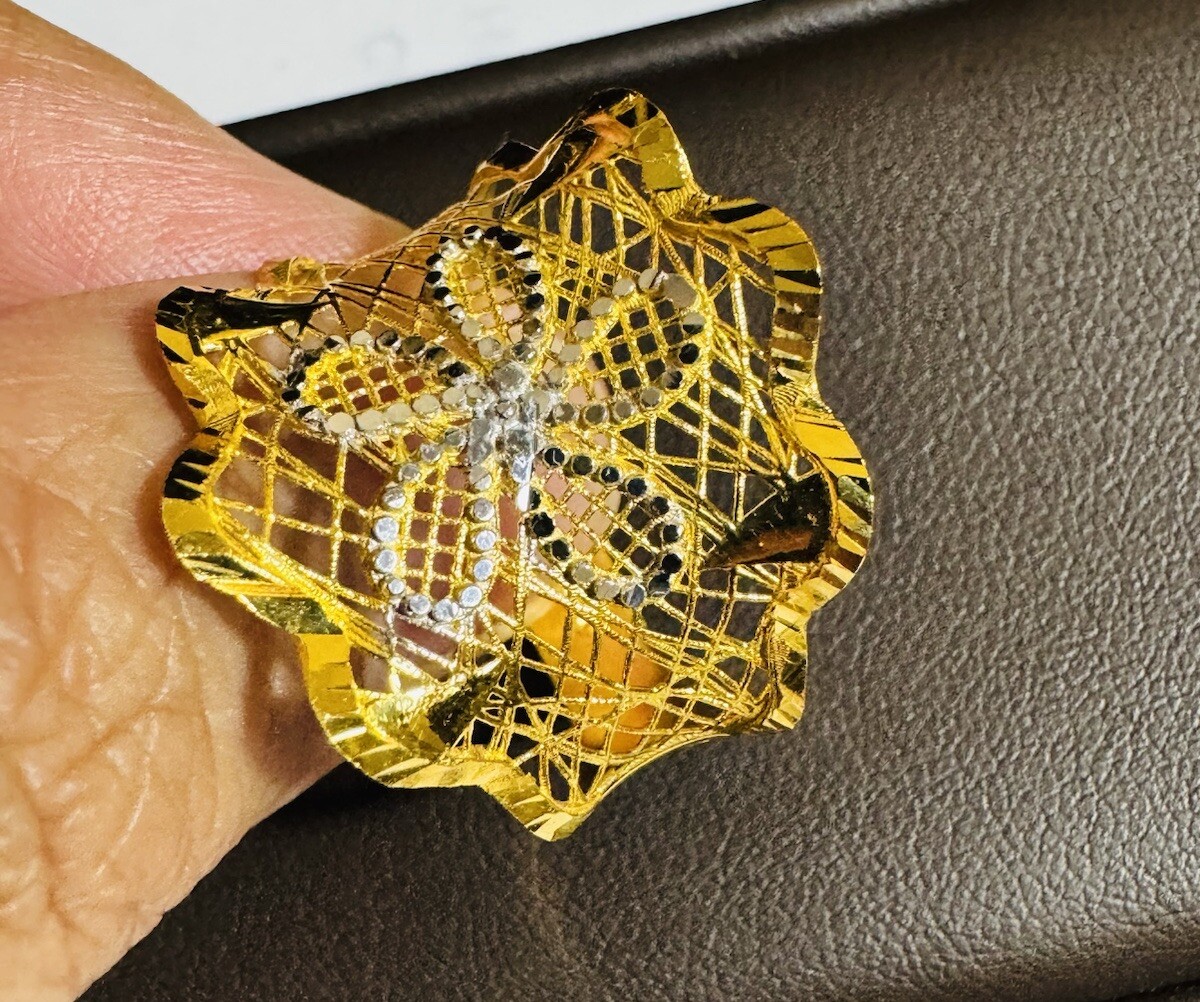 Picture 2 of 24