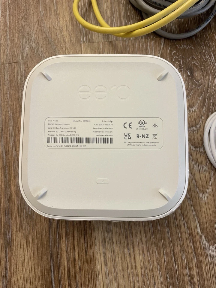 eero Pro 6E Tri-Band Mesh Wi-Fi 6E S010001 White with Cord/Cables Tested - Image 4 of 4