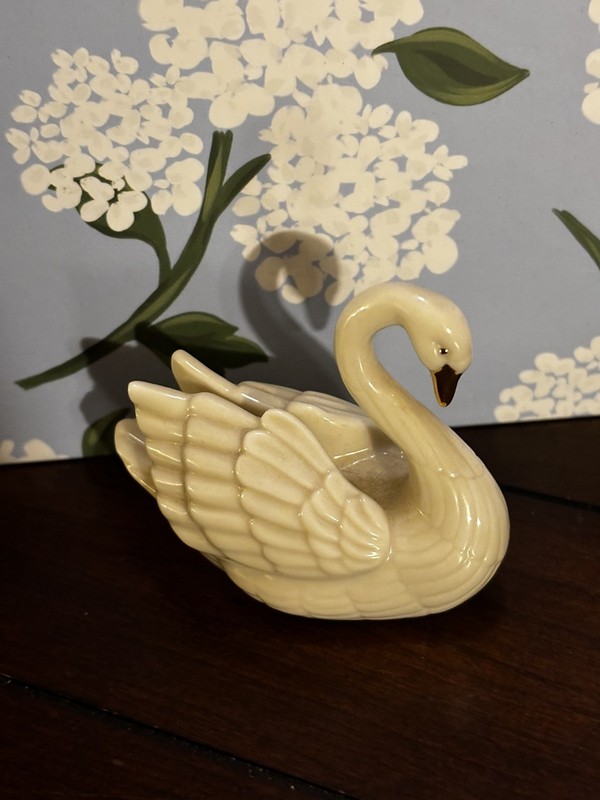 Vintage LENOX  Y2K Ivory Swan 24k gold beak eyes Place Card Holder Cake Topper