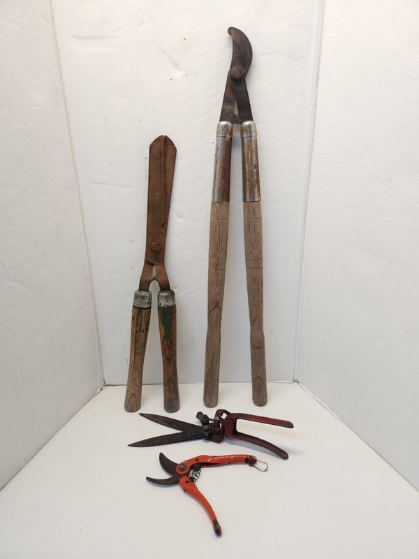 Vintage Pruning Hedge Clippers Trimmers Sandvik Pradines France P12 1/20 Massey 