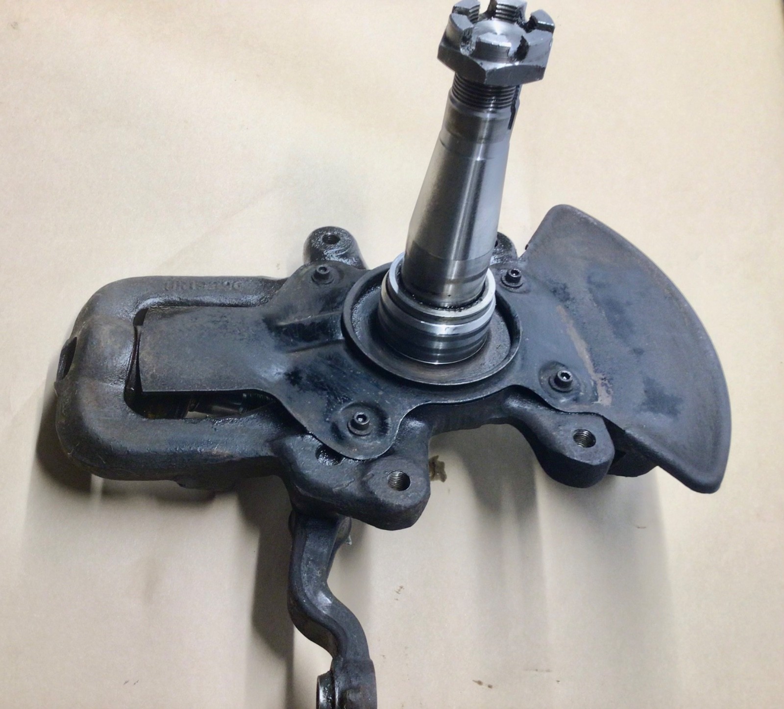 1966-80 Rolls Royce Silver Shadow Wraith II Front Right Knuckle Assembly