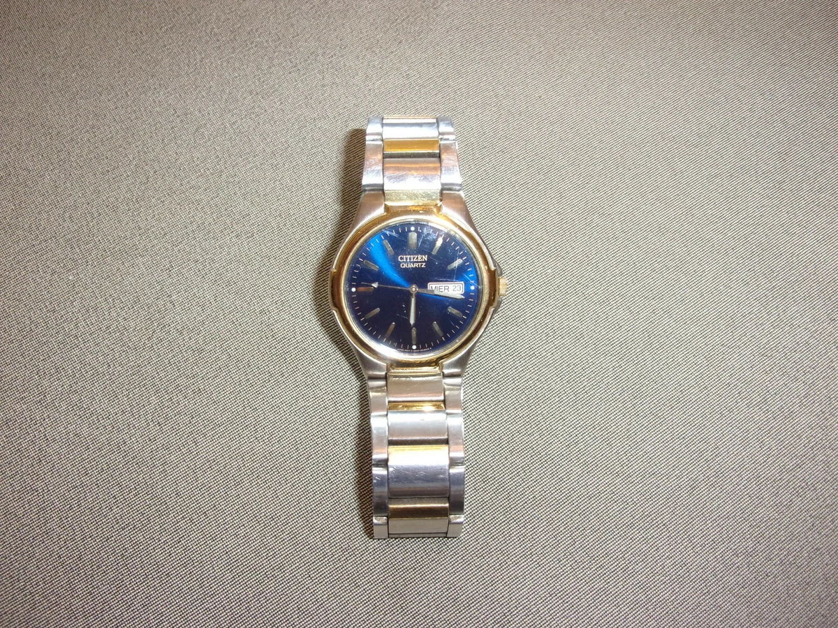 Men s Gold Silver Toned Citizen Watch for Repair or Parts