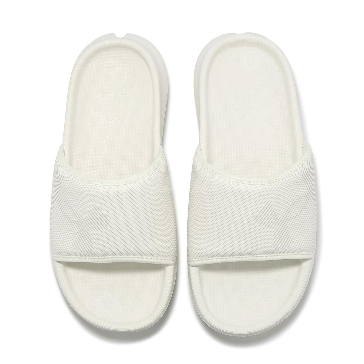 ★送料無料★アンダーアーマーUA SUMMIT FT SWAY SLIDE Under Armour Summit FT Sway UA Ivory Fog Men Slip On Casual