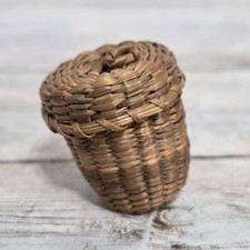 Vintage Sweet Grass Miniature Woven Basket Thimble Case with Lid 